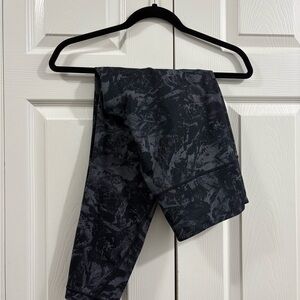 Lole Black and Gray Patterned Leggings